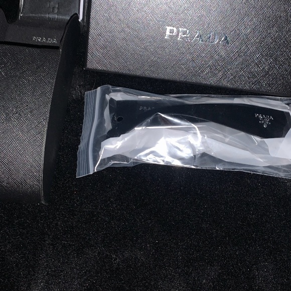 PRADA SUNGLASSES FOR WOMEN AND MEN (Comes with certification of authenticity)NEW - Picture 2 of 6